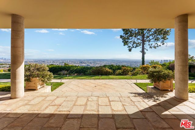 380 Trousdale Place, Beverly Hills, CA 90210