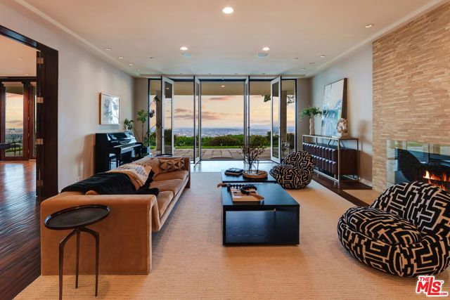 380 Trousdale Place, Beverly Hills, CA 90210