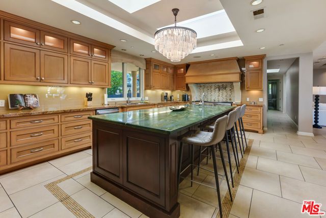 380 Trousdale Place, Beverly Hills, CA 90210