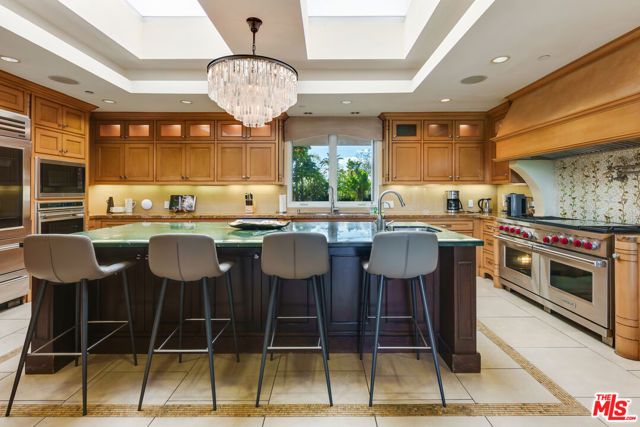 380 Trousdale Place, Beverly Hills, CA 90210