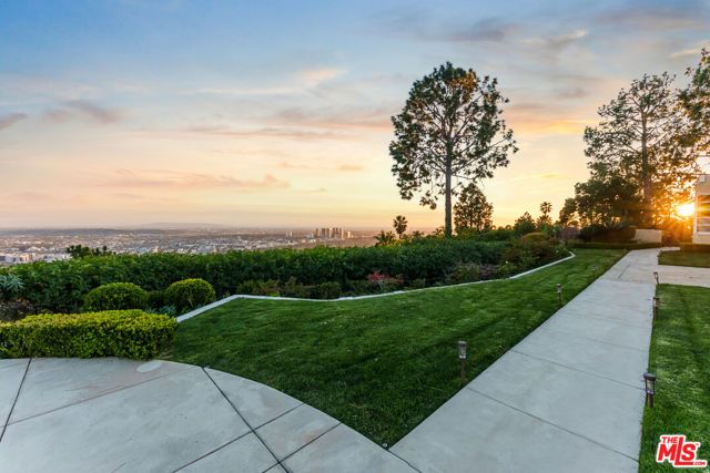 380 Trousdale Place, Beverly Hills, CA 90210