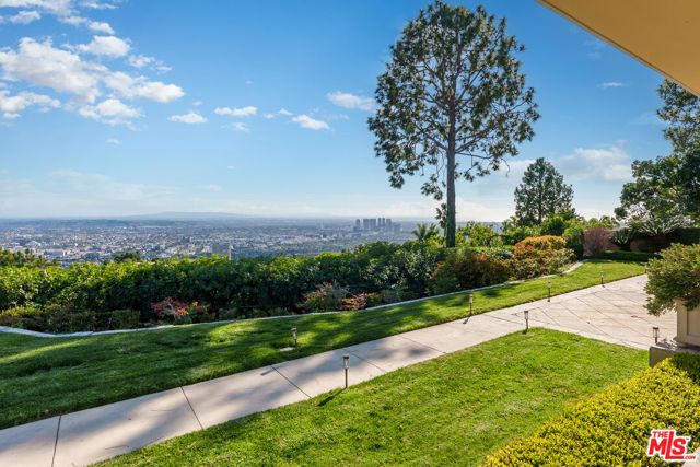 380 Trousdale Place, Beverly Hills, CA 90210