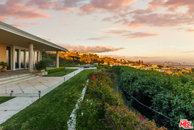 380 Trousdale Place, Beverly Hills, CA 90210