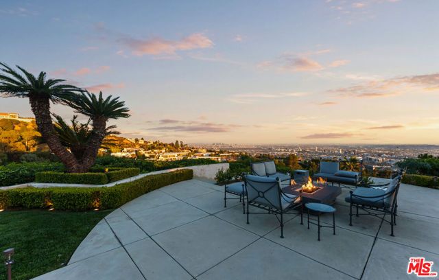 380 Trousdale Place, Beverly Hills, CA 90210