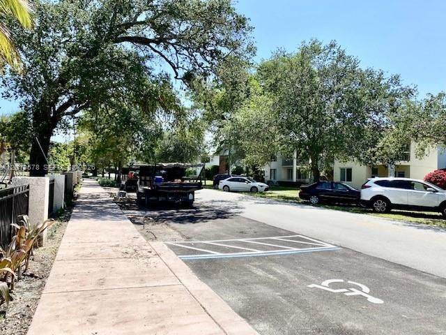 517 Menendez Ave -, Coral Gables, FL 33146