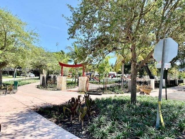 517 Menendez Ave -, Coral Gables, FL 33146