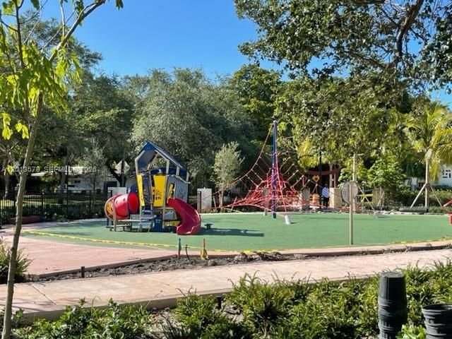 517 Menendez Ave -, Coral Gables, FL 33146