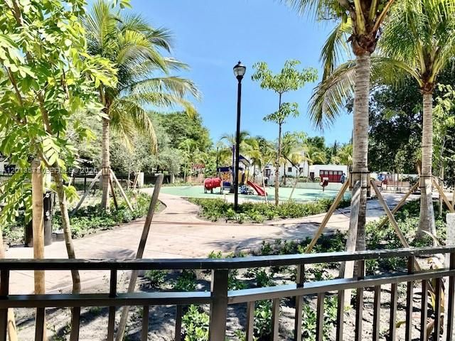 517 Menendez Ave -, Coral Gables, FL 33146