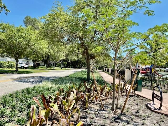 517 Menendez Ave -, Coral Gables, FL 33146