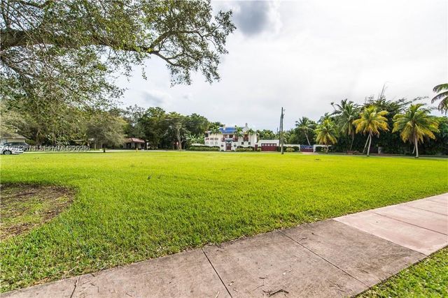 517 Menendez Ave -, Coral Gables, FL 33146