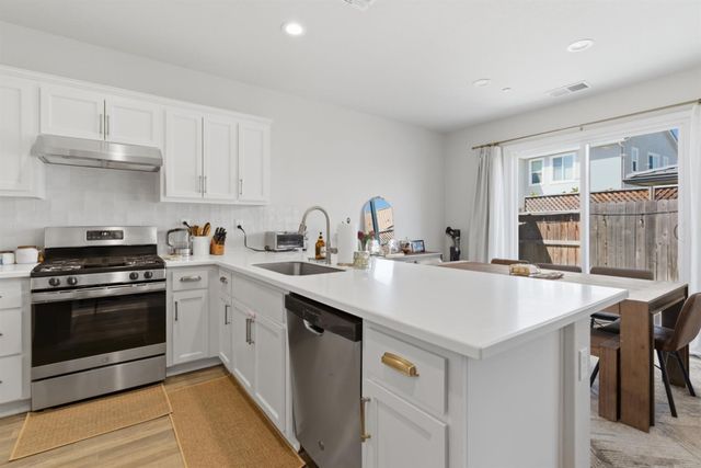 3148 Landmark Cir, Modesto, CA 95356