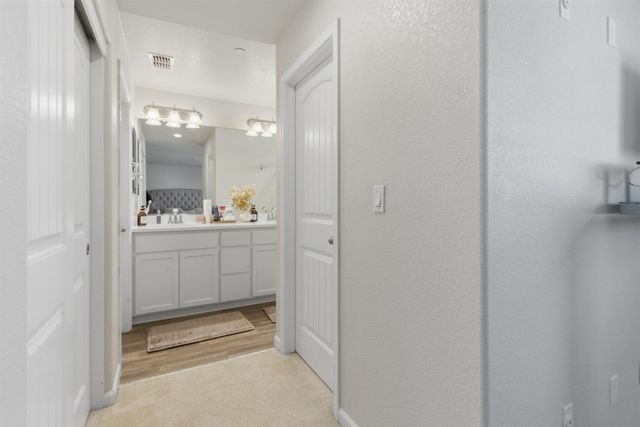 3148 Landmark Cir, Modesto, CA 95356