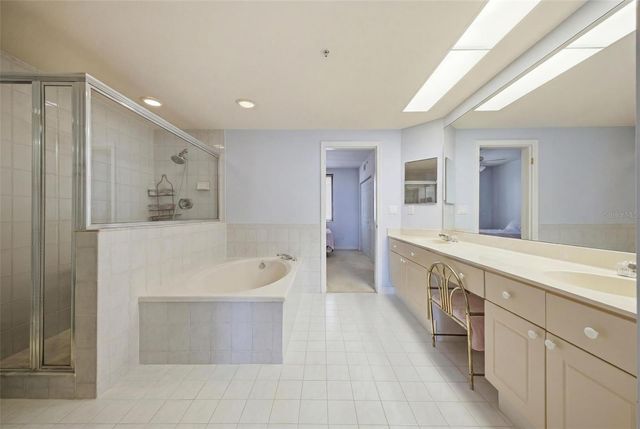 670 ISLAND WAY 807, Clearwater Beach, FL 33767