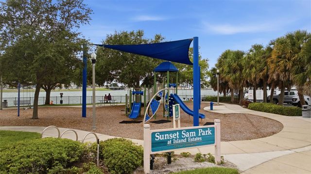 670 ISLAND WAY 807, Clearwater Beach, FL 33767