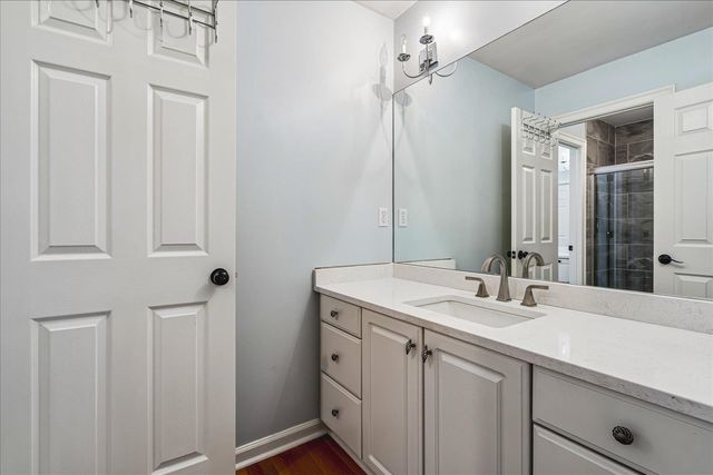 8784 THREE CHIMNEYS DR W, Germantown, TN 38138