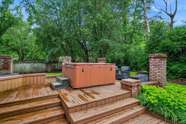 8784 THREE CHIMNEYS DR W, Germantown, TN 38138