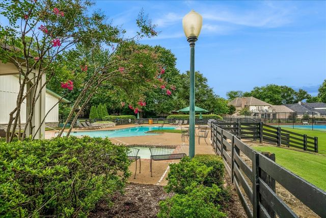 8784 THREE CHIMNEYS DR W, Germantown, TN 38138