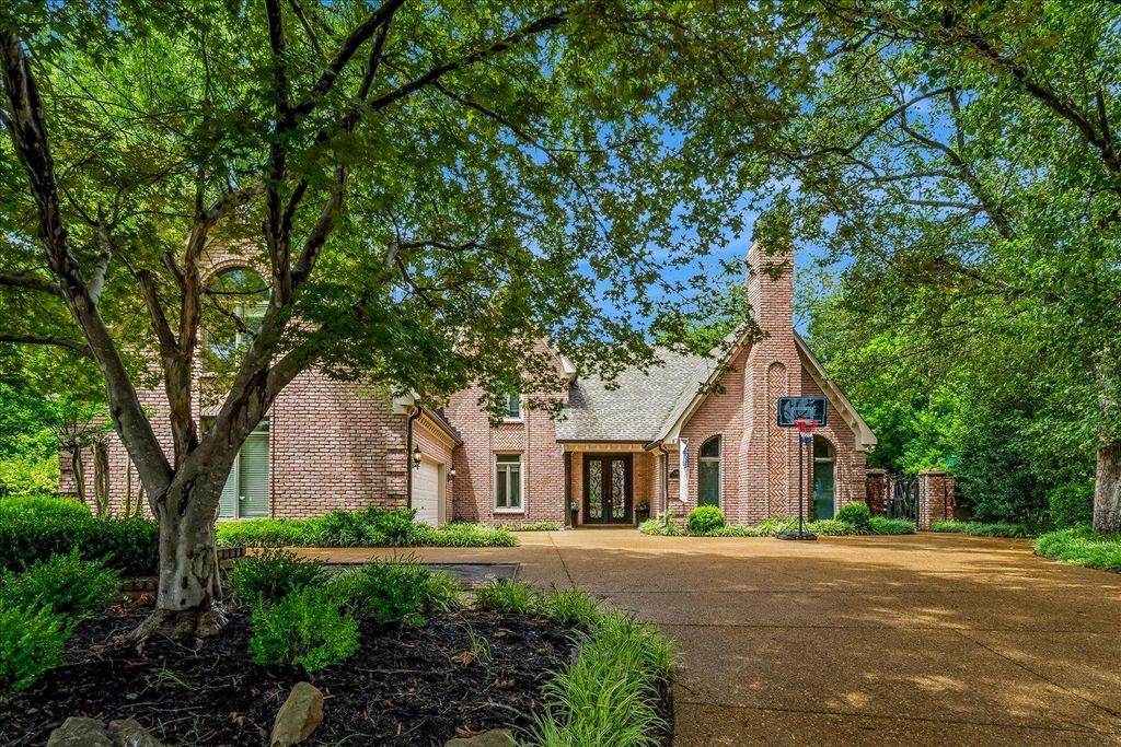 8784 THREE CHIMNEYS DR W, Germantown, TN 38138