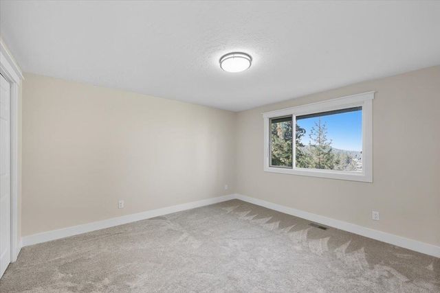 11815 N King Arthur Ct, Spokane, WA 99208