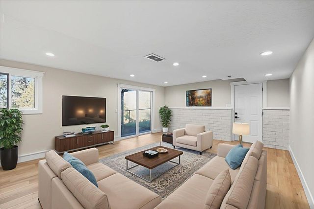 11815 N King Arthur Ct, Spokane, WA 99208