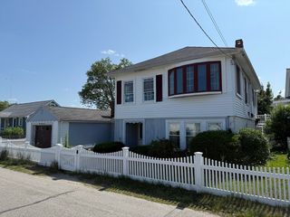 189 Kingsley Rd, Hull, MA 02045