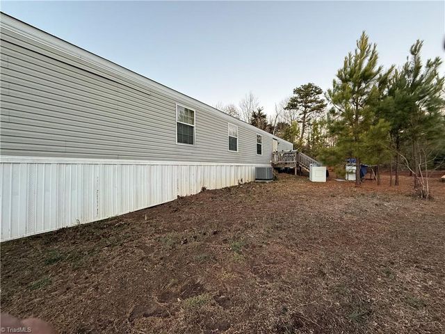 850 Eagle Mills Road, Hamptonville, NC 27020