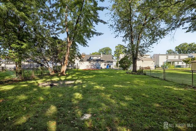 89 Homes Park Avenue, Iselin, NJ 08830
