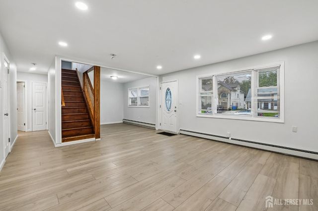 89 Homes Park Avenue, Iselin, NJ 08830