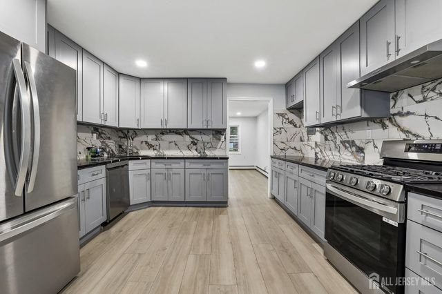 89 Homes Park Avenue, Iselin, NJ 08830