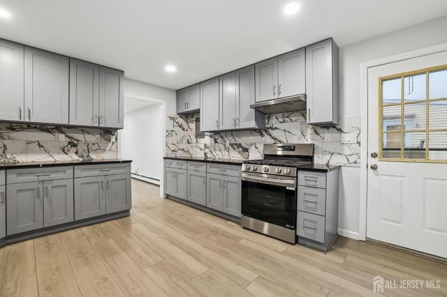 89 Homes Park Avenue, Iselin, NJ 08830