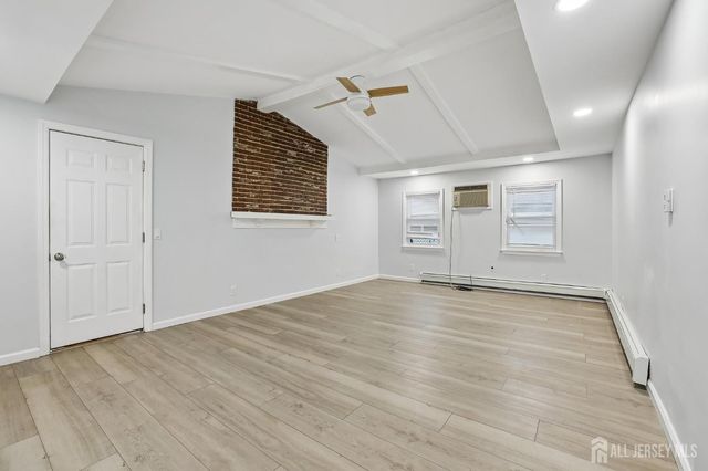 89 Homes Park Avenue, Iselin, NJ 08830