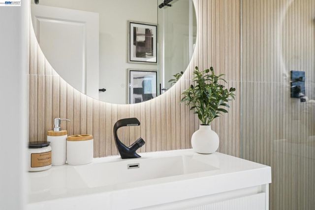 2690 2690 Watson St, Castro Valley, CA 94546