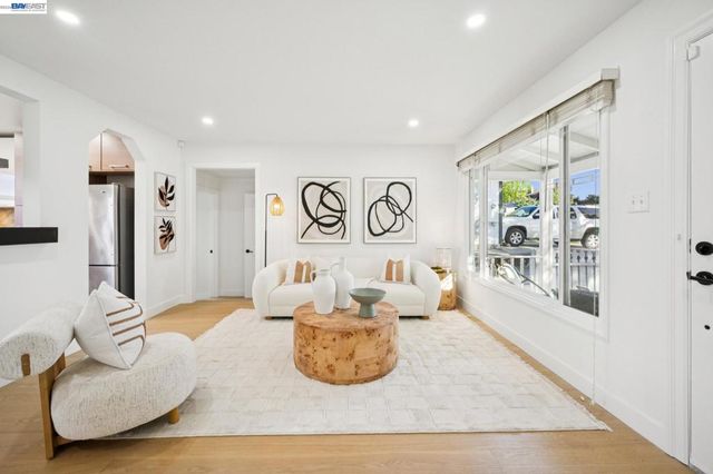 2690 2690 Watson St, Castro Valley, CA 94546