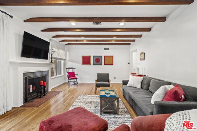 4909 Van Noord Avenue, Sherman Oaks, CA 91423