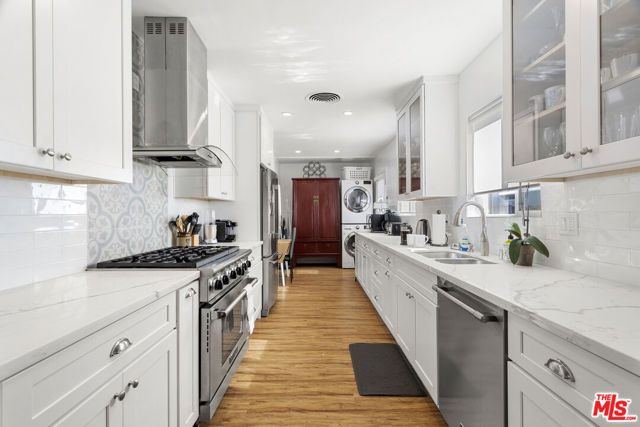 4909 Van Noord Avenue, Sherman Oaks, CA 91423