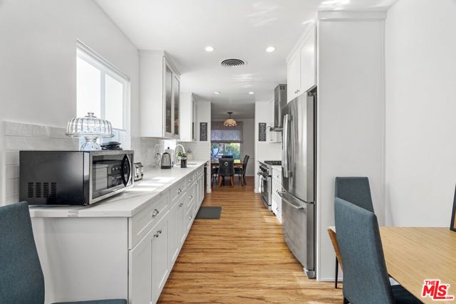 4909 Van Noord Avenue, Sherman Oaks, CA 91423