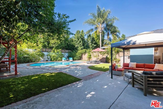 4909 Van Noord Avenue, Sherman Oaks, CA 91423