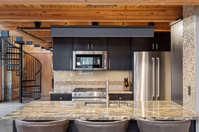 406 Wacouta Street 108, Saint Paul, MN 55101