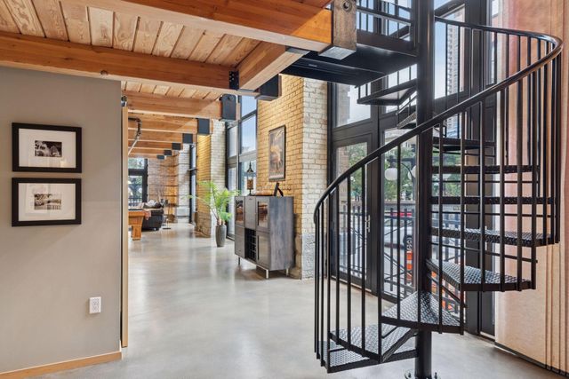 406 Wacouta Street 108, Saint Paul, MN 55101