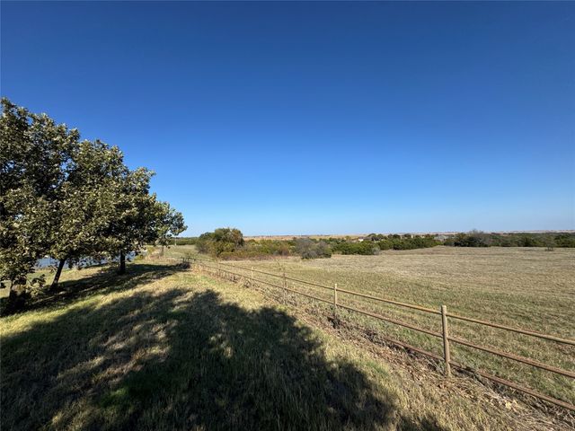 8421 Forest Lake Loop, Cleburne, TX 76033