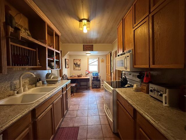 101 NW 7th St, Tuttle, OK 73089