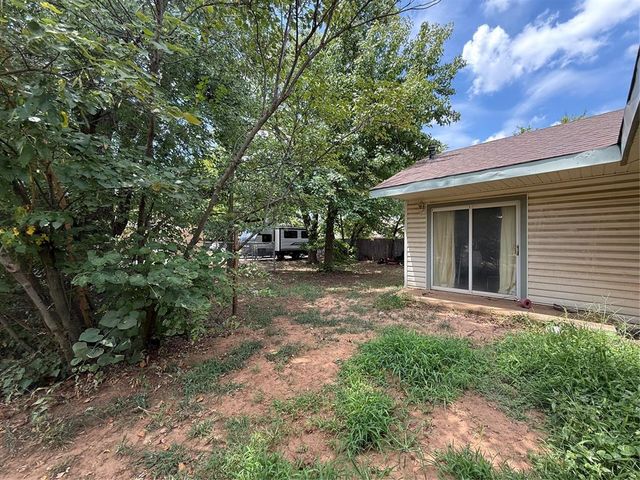 101 NW 7th St, Tuttle, OK 73089