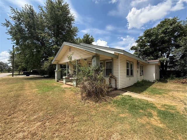 101 NW 7th St, Tuttle, OK 73089