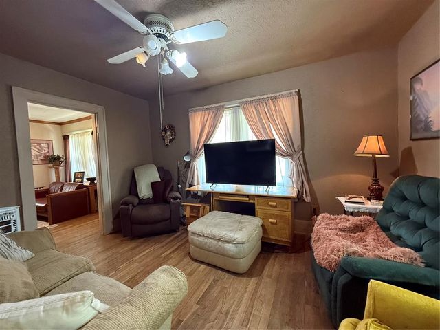 101 NW 7th St, Tuttle, OK 73089