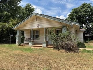 101 NW 7th St, Tuttle, OK 73089