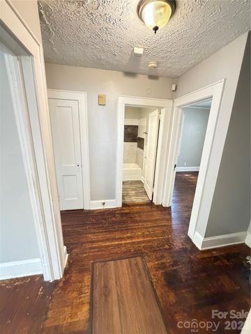 2212 Camp Greene Street, Charlotte, NC 28208