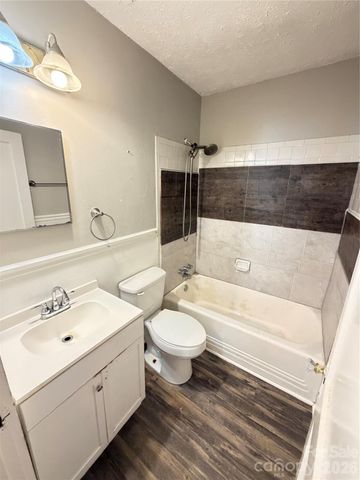 2212 Camp Greene Street, Charlotte, NC 28208