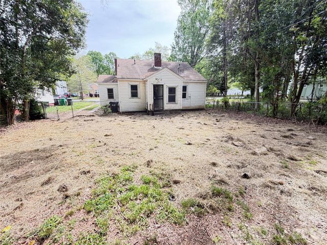 2212 Camp Greene Street, Charlotte, NC 28208