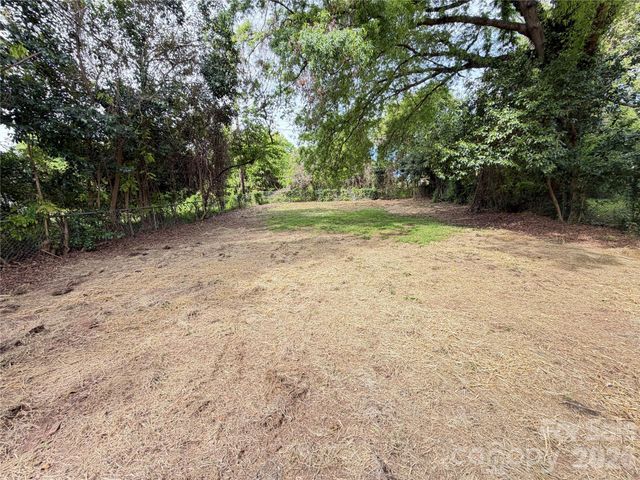 2212 Camp Greene Street, Charlotte, NC 28208