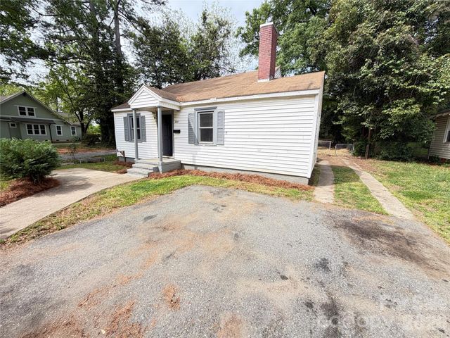 2212 Camp Greene Street, Charlotte, NC 28208